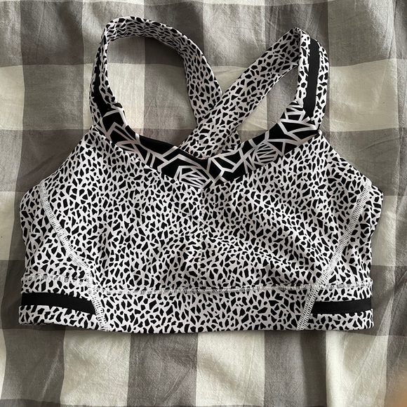 lululemon athletica Other - Lululemon bra size 4 excellent condition